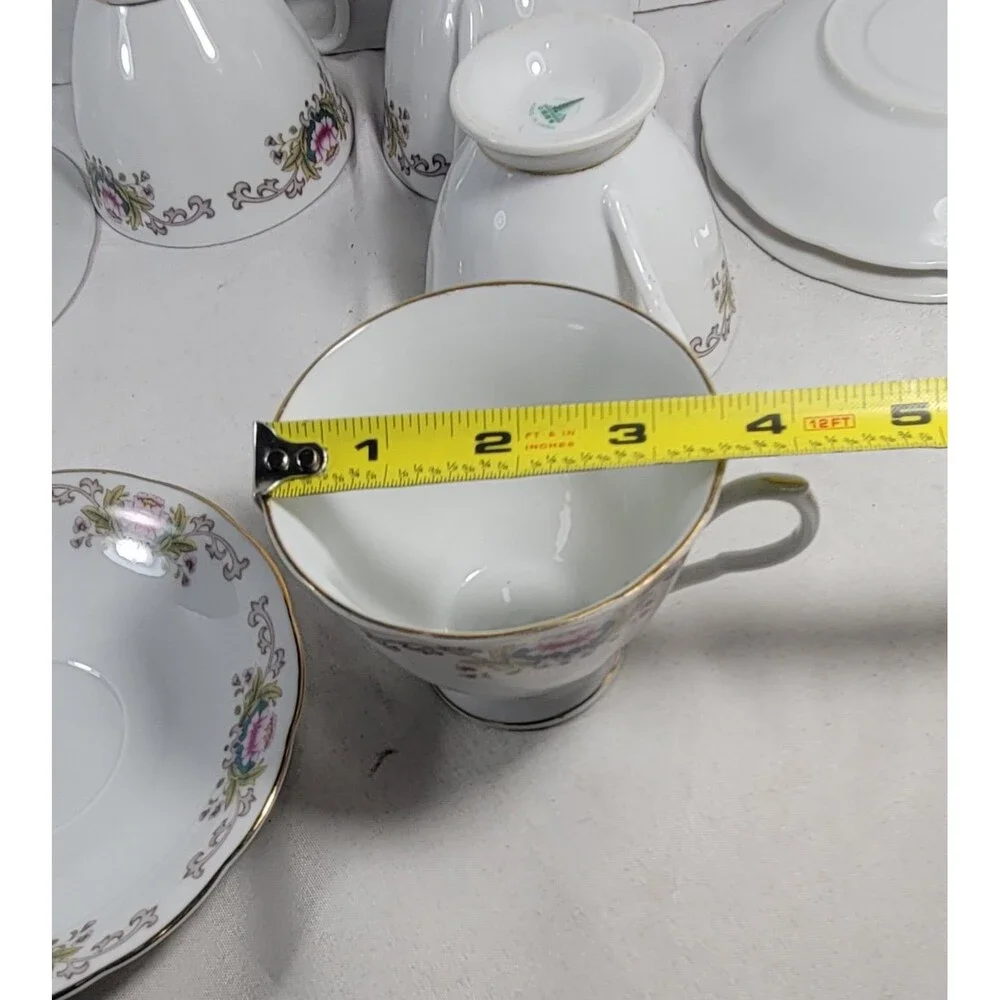 Vintage Yong Sheng Lotus Flower Tea Cups & Saucers Set of 4 Gold Trim 1970s